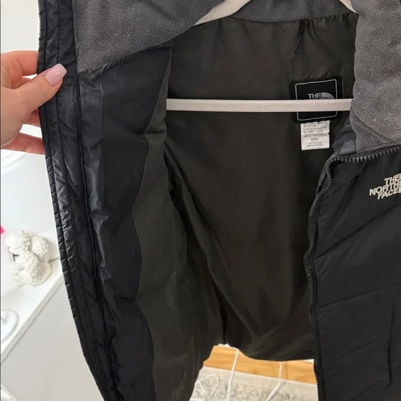 The North Face Black Jacket Teen Size M - Picture 4 of 5